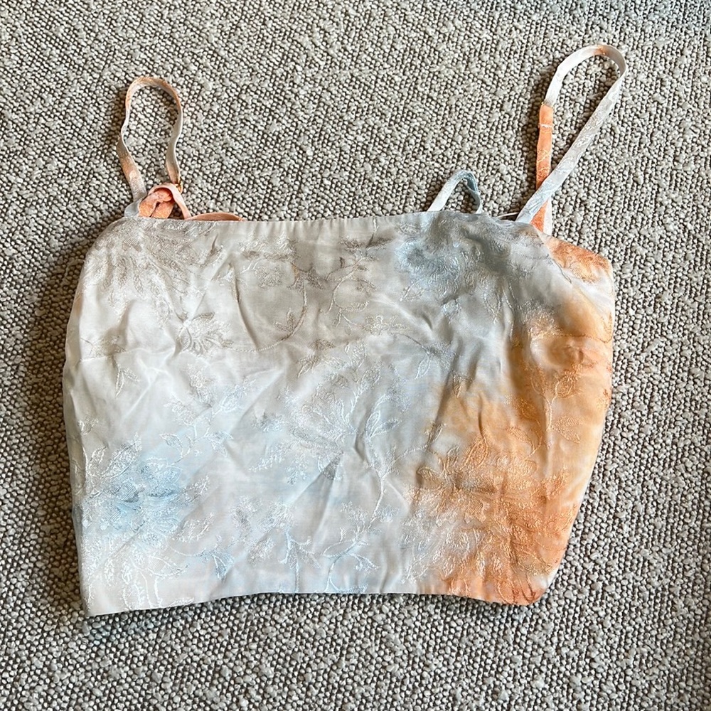 Revolve top - Picture 4 of 4